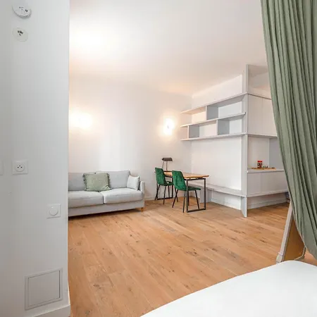 Apartment Architecte Catalans- Bord De *