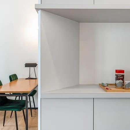 Architecte Catalans- Bord De Apartment