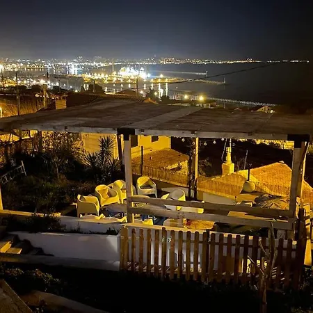 Superbe Terrasse Avec Vue Panoramique Sur La *