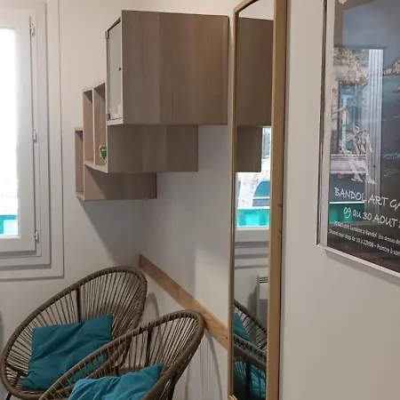 Pied A Terre Strategique
