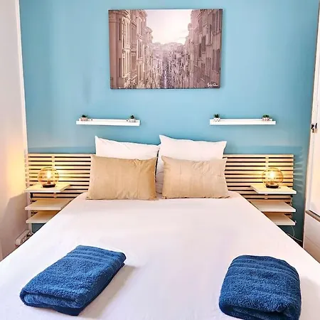 Air-conditioned With 2 Balconies Apartment Marseille