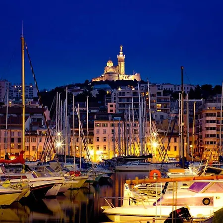 Yacht Idealement Situe Au Coeur Du Vieux-port Marseille
