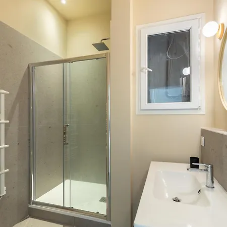 90m2 Design, Calme, Wifi, Clim, Netflix Apartment