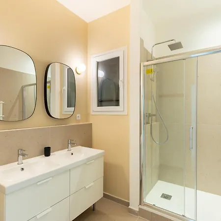 Apartment 90m2 Design, Calme, Wifi, Clim, Netflix Marseille