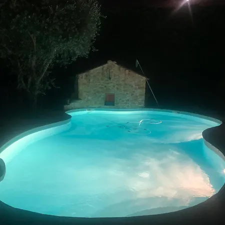 Oustaou Acces Piscine Homestay *