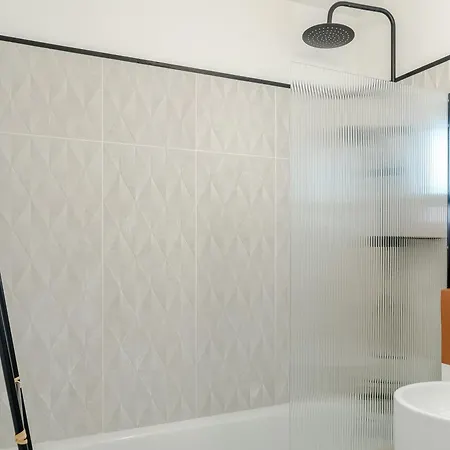 T2 Avec Balcon - Chaves Apartment *