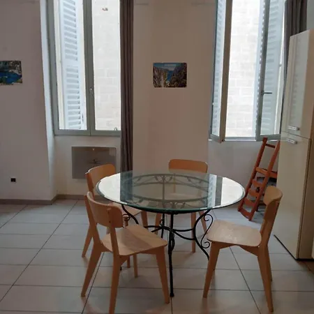 T3 Vieux Port Opera Apartament *