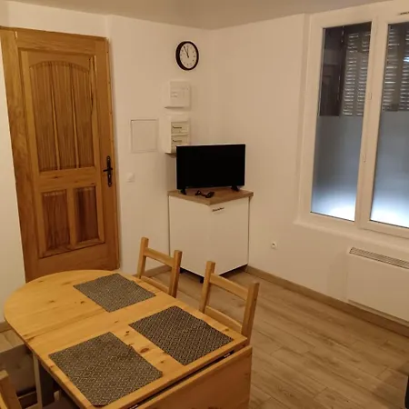 T2 Prive Proche Gare Apartment *