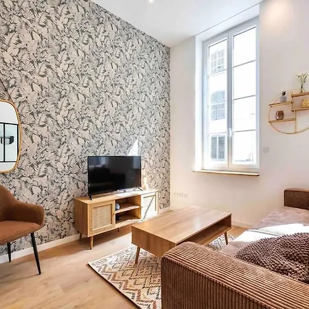 Apartment Vieux Port, Ferreol 6eme, 8 Personnes *