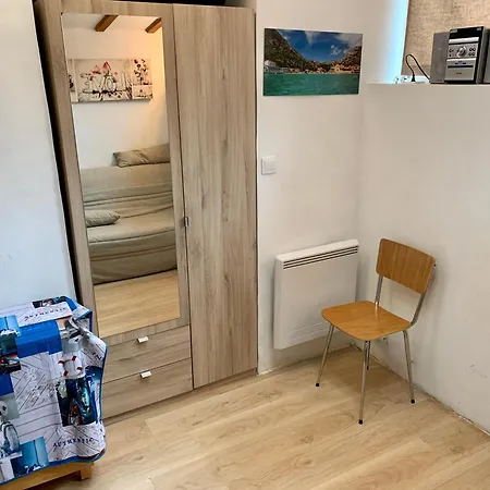 T2 Equipe Au Calme + Terrasse A 1 Km De La * Marseille