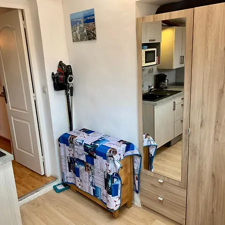 T2 Equipe Au Calme + Terrasse A 1 Km De La Holiday home Marseille