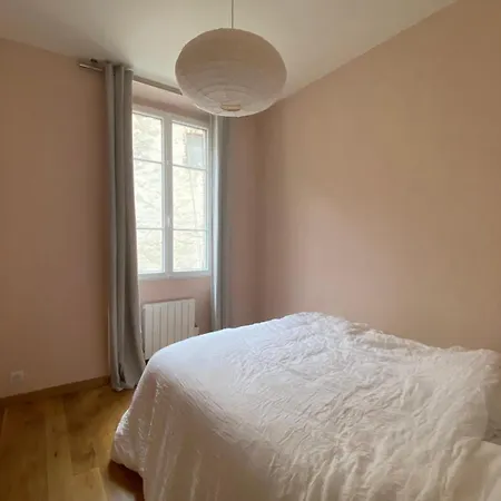 Charming Renovated Near The *