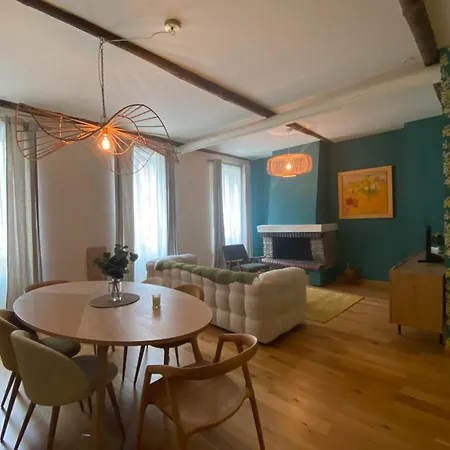 Apartment Charming Renovated Near The