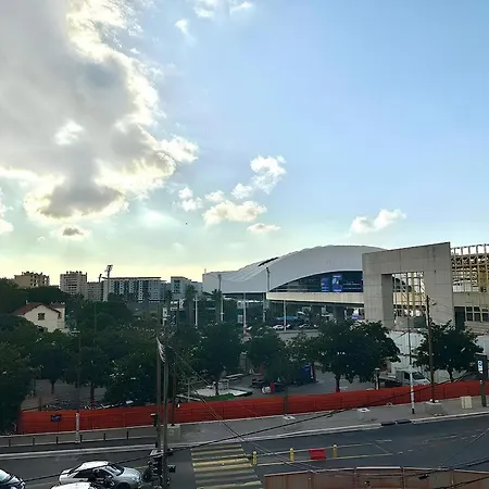 Magnifique En Face Du Stade Velodrome