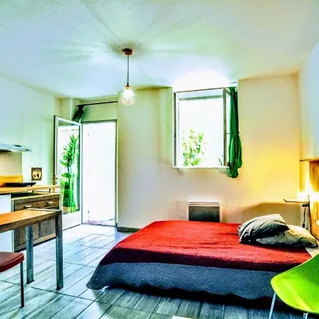 Centre Apartment *
