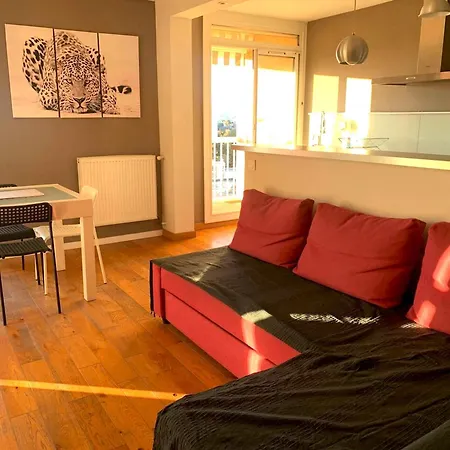 A Terrasse / 70m² + Parking Prive Apartment