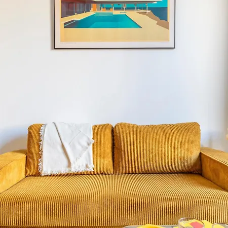 Apartment Petit Jaune, T2 Centre Avec Balcon *