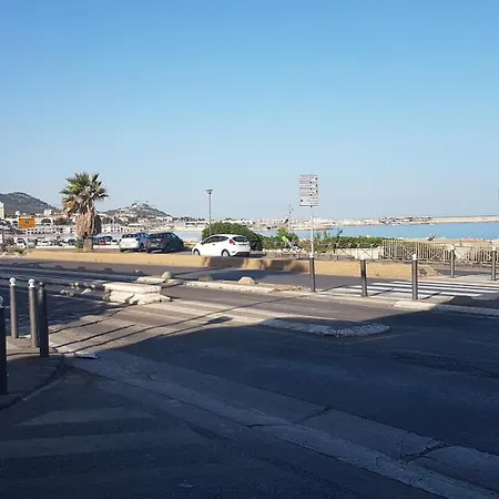 Maison Plages Et Calanques 6 Personnes Holiday home *