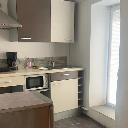 Apartment Pour 4 Face A La Piscine Marseille