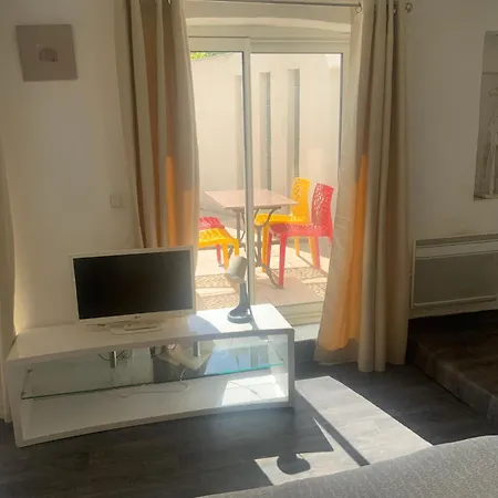 Pour 4 Face A La Piscine Apartment