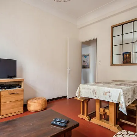 Apartment Bright In