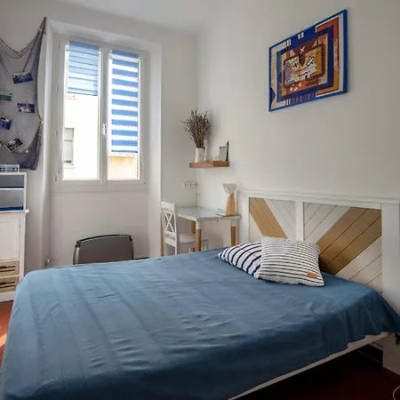 Bright In Apartment Marseille