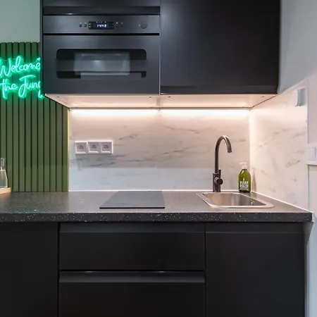 Jungle Republic Apartment *