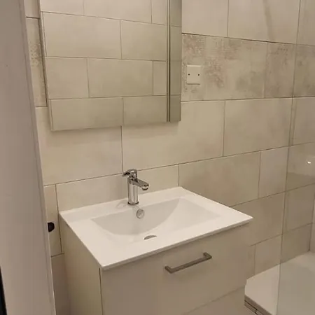 Apartment Joli Meuble Tres Calme 15mn Des Plages Et Wifi Gratuit