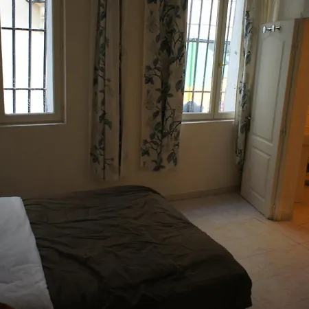 Hotel De La Renaissance 3*