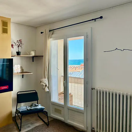 Apartment Renove Avec Balcon A La Joliette Marseille
