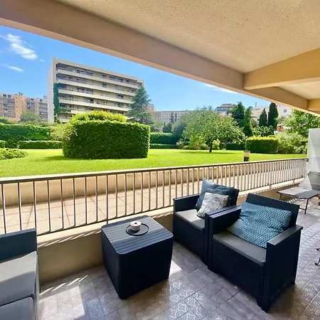 Terrasse Ensoleillee Apartment *