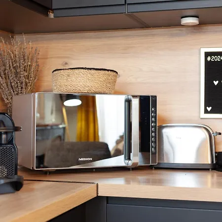 Pour 7 A Apartment *