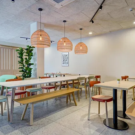 Kyriad Palais Des Congres - Velodrome - Ibis Styles A Partir De Juin 2025 Hotel 3*
