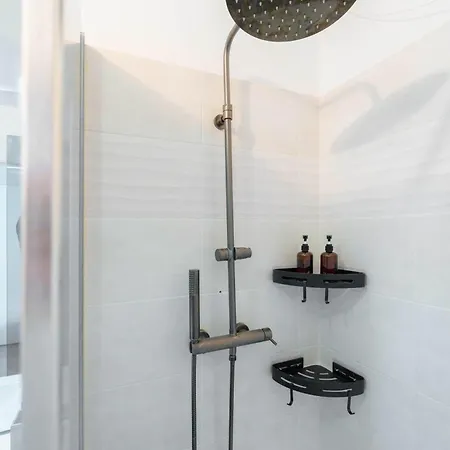 Apartment T2 Entre Plage Et Centre Ville-terrasse/parking *