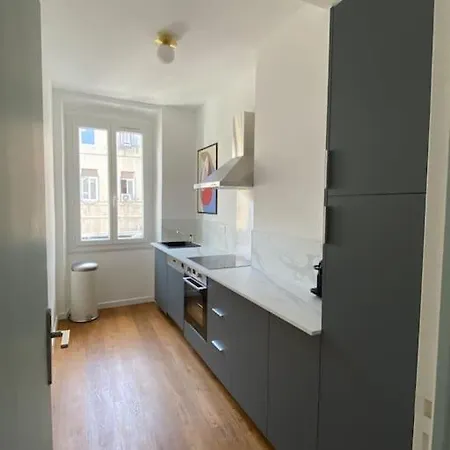 Apartment Marseille: Hyper Centre, A 2 Pas Du Vieux Port.