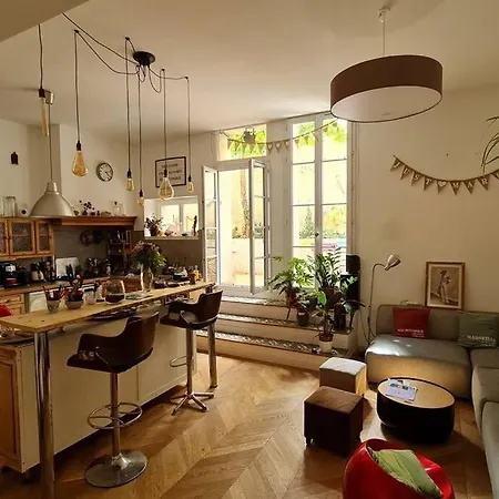 Apartment Agreable Maison De Avec Patio