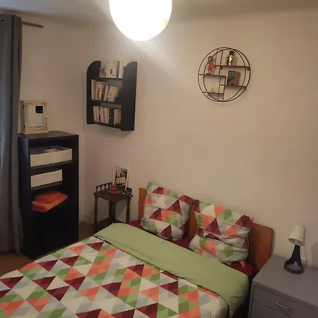 Apartment Big Ground Floor 2 Bedrooms Flat In A Quiet Building & Neighborghood *