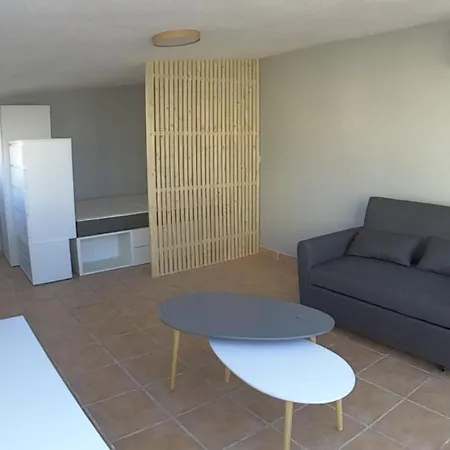 Vue Pointe Rouge, 50m Apartment *