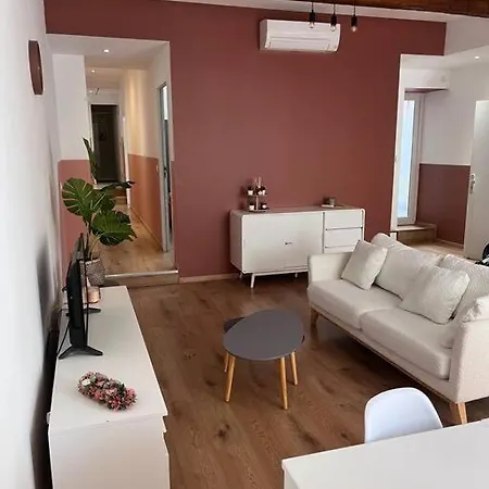 Apartment Grand Confort 3 Avec Cour Interieure