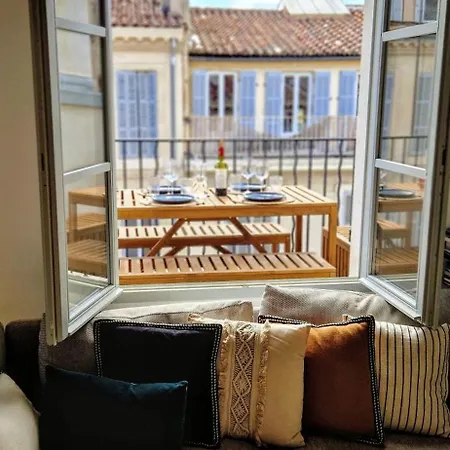 Terrasse - Hyper Centre - 2 - Parking Gratuit - Calme & Lumineux - Arrivee Autonome Apartment *