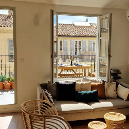 Apartment Terrasse - Hyper Centre - 2 - Parking Gratuit - Calme & Lumineux - Arrivee Autonome