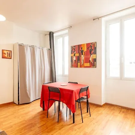 Cosy Pas Loin De La Gare St Charles Holiday home Marseille