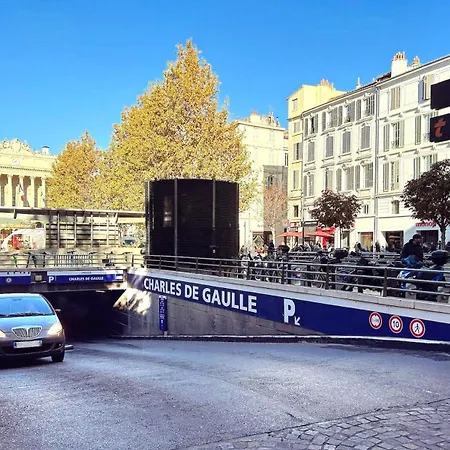 Carre Vieux Port Marseille