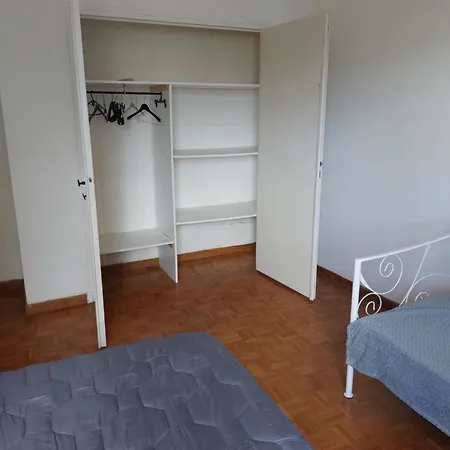 Séjour chez l'habitant Chambre Dans *