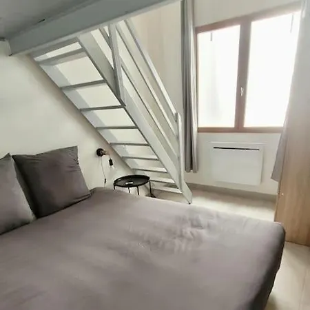 Apartment Grand T5 Avec Patio Et Sauna A 5mn A Pied De La Des Catalans