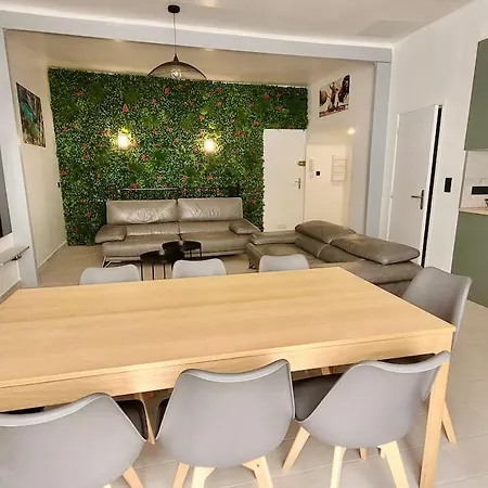 Apartment Grand T5 Avec Patio Et Sauna A 5mn A Pied De La Des Catalans *