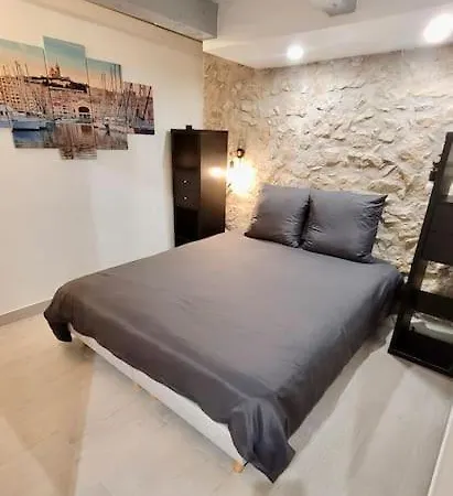 Grand T5 Avec Patio Et Sauna A 5mn A Pied De La Des Catalans Apartment