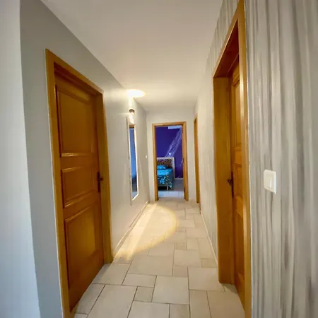 - * Marseille