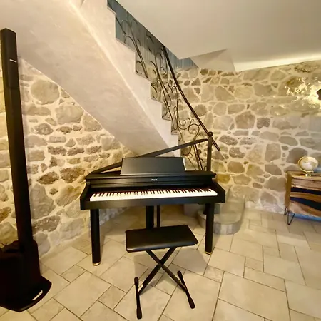 - Villa