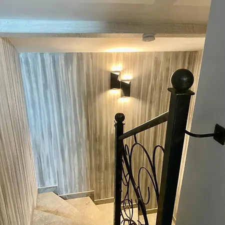 Villa - *